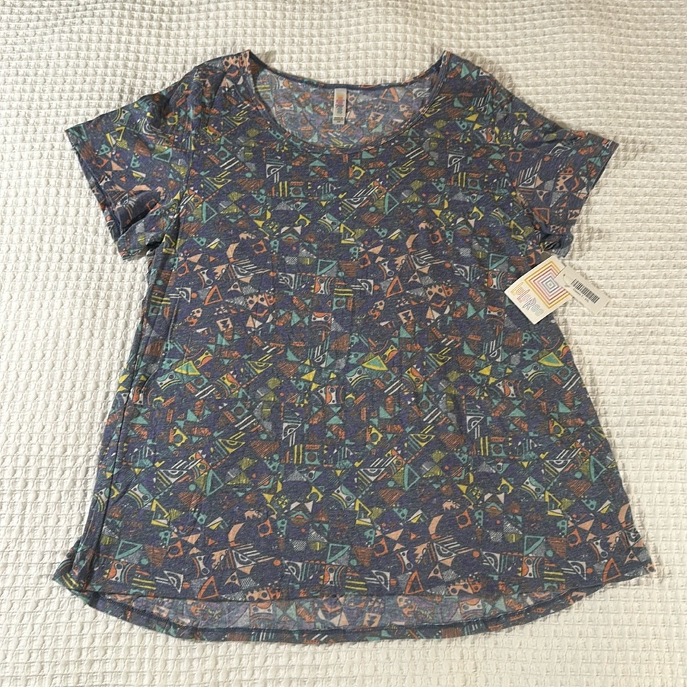 LuLaRoe Women’s Classic T /Size: 3XL/ Color: Multi Vibrant Unique Design (NWT)